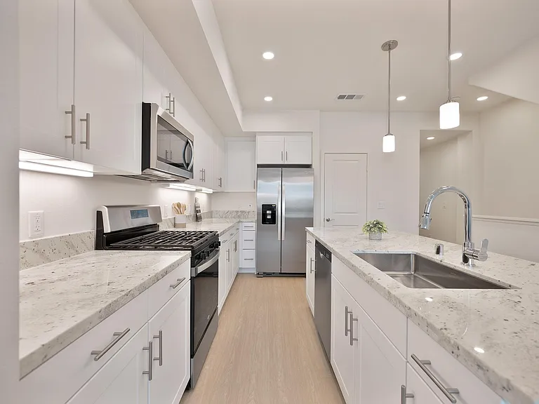 River Gate Townhomes — Photo 23