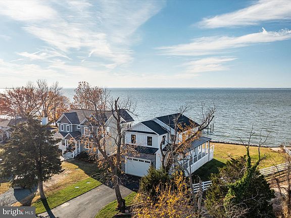 3rd image of 100 Beachside Dr