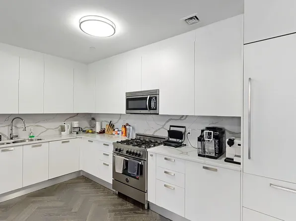 1414 West 4th Street image 3 of 13