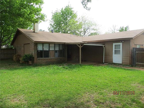 3rd image of 701 Mockingbird Dr