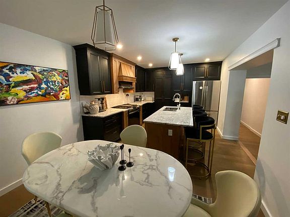 4th image of 564 5th St W