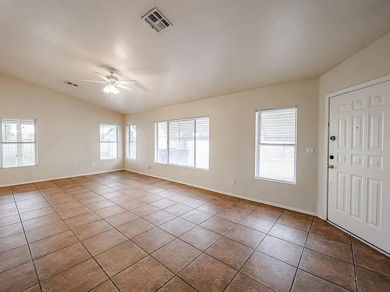 10935 W Ruth Ave — Photo 19