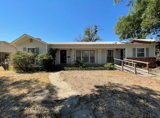 405 N 3rd St, Ballinger, TX 76821