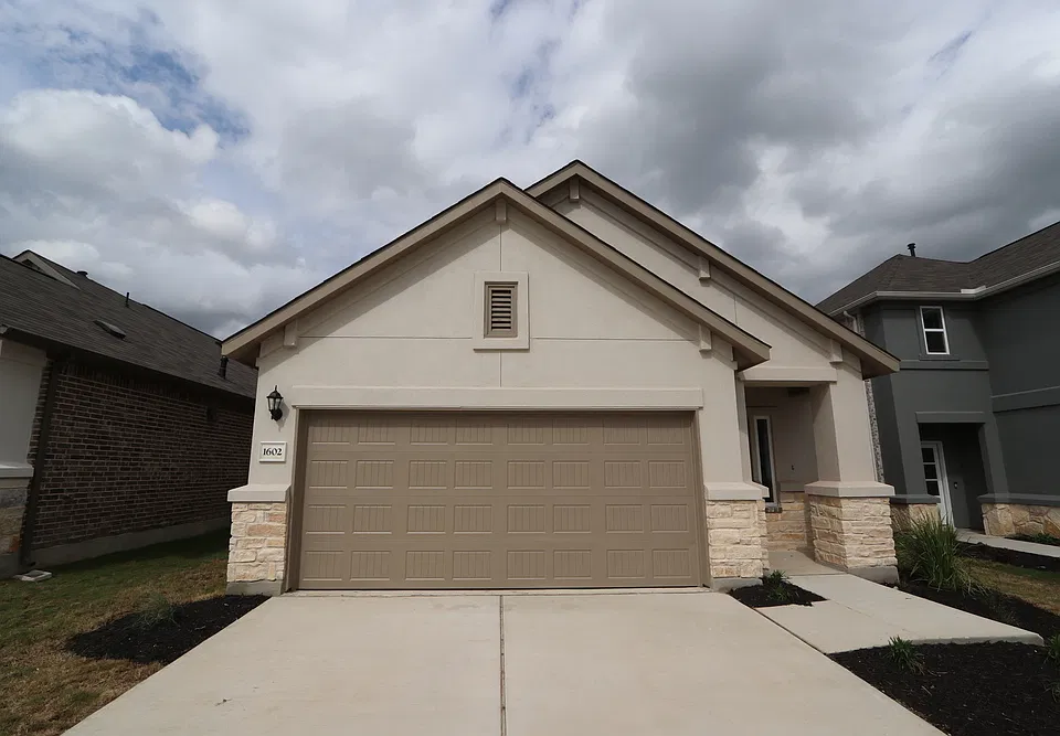 1602 Purple Martin Dr