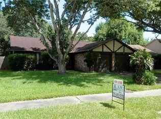 415 Ironbark Dr, Webster, TX 77598