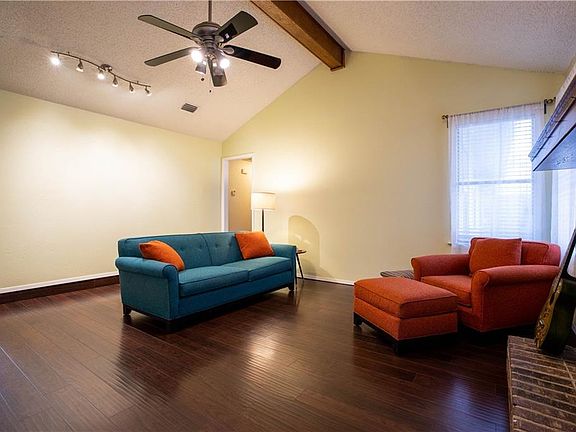 3rd image of 501 Meadow Creek Dr