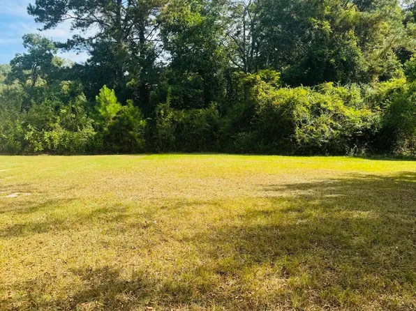 1515 Charlotte Avenue, Kinston, NC 28501