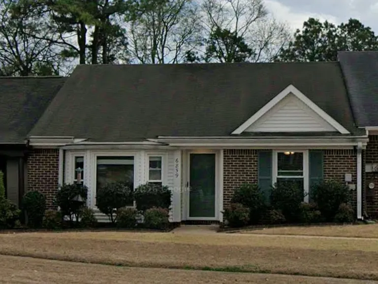 Steeplechase Dr NW — Photo 1