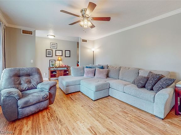 4th image of 209 Donna Dr