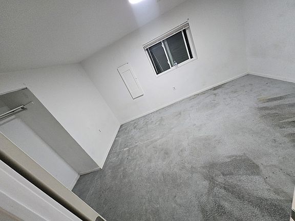 5th image of 3037 S Breeze Dr W