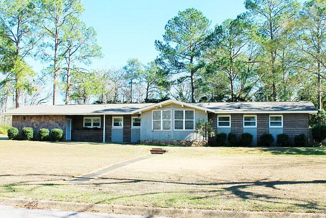 1st image of 2102 Berkshire Dr