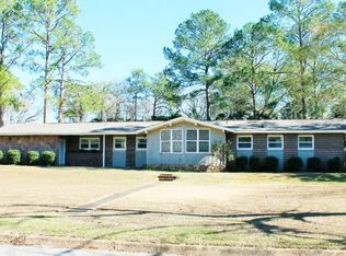2102 Berkshire Dr, Dothan, AL 36303