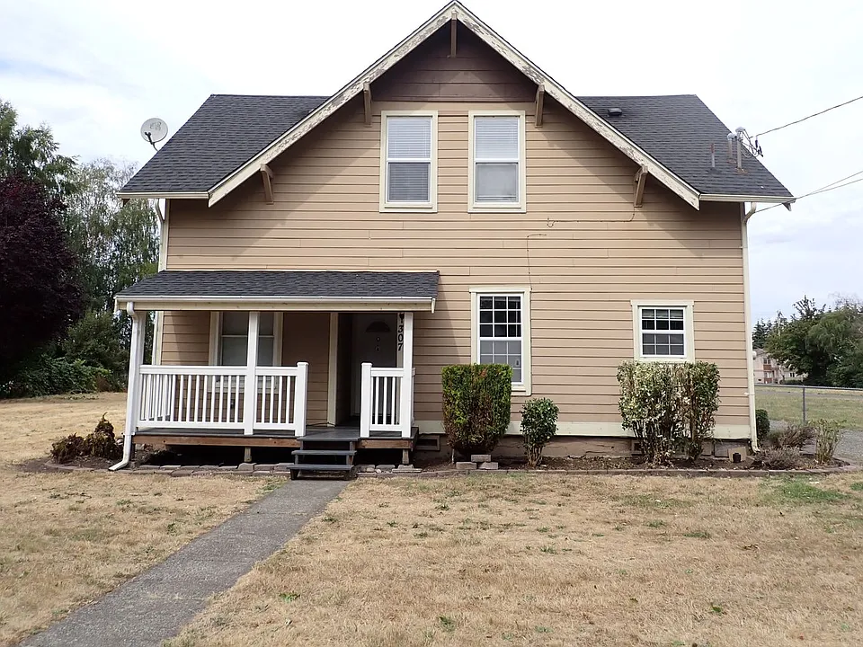 307 10th Ave SE