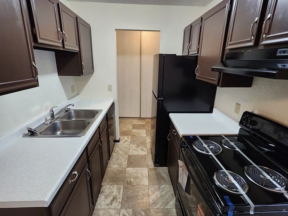 3rd image of 320 2nd Ave S #206