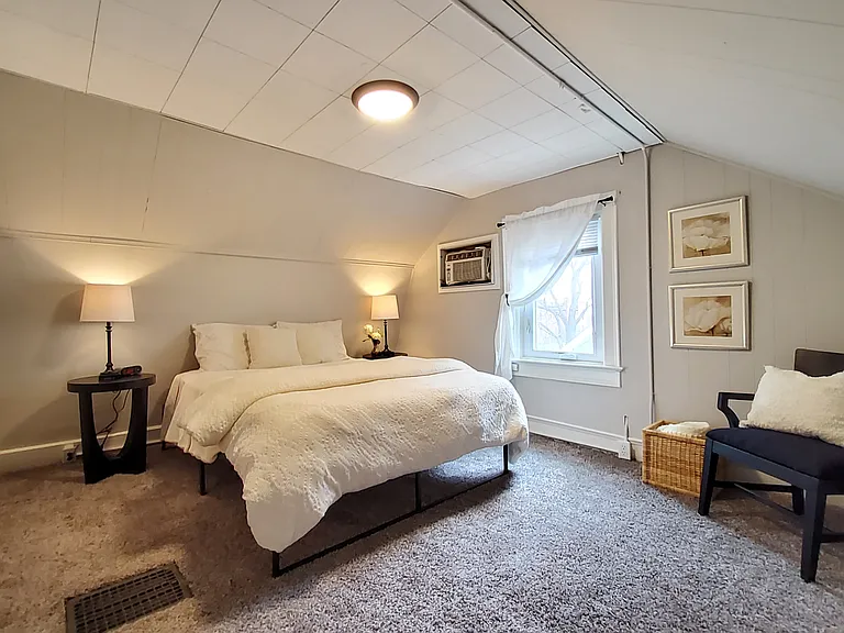 226 N State St #3 — Photo 8
