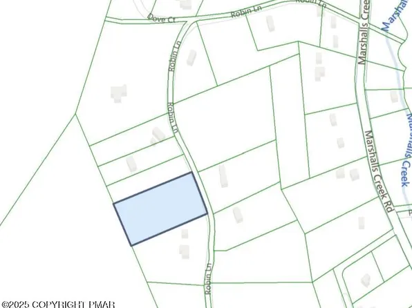 Robin Ln, East Stroudsburg, PA 18302