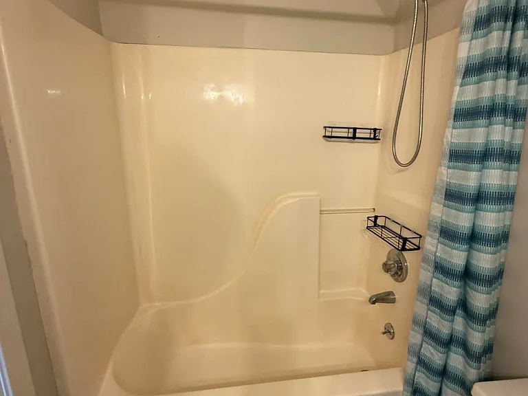 With tub/shower
