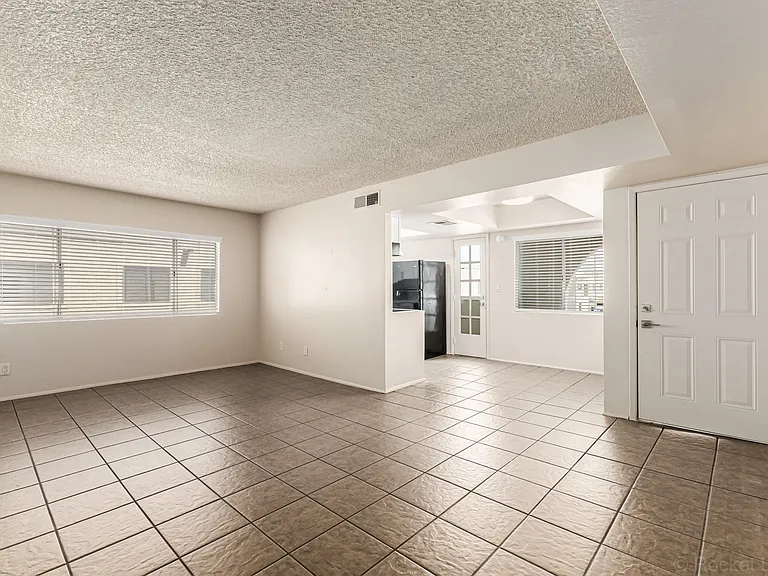 4717 W Bethany Heights Dr — Photo 22