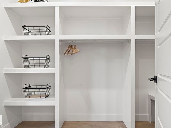 5th image of 13152 Avenue 187