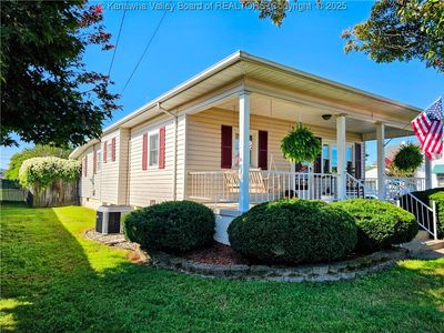 136 Maple St, Mason, WV, 25260