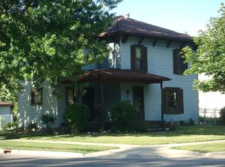238 W Lake St, South Lyon, MI 48178