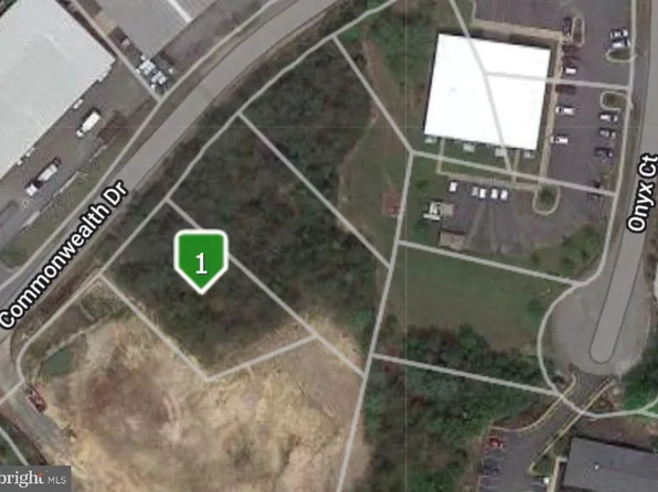 5116 Commonwealth Dr, Fredericksburg, VA 22407