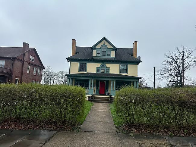 1st image of 219 Park Ave