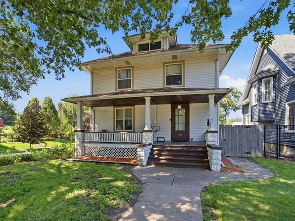 1030 W 15th St, Davenport, IA 52804