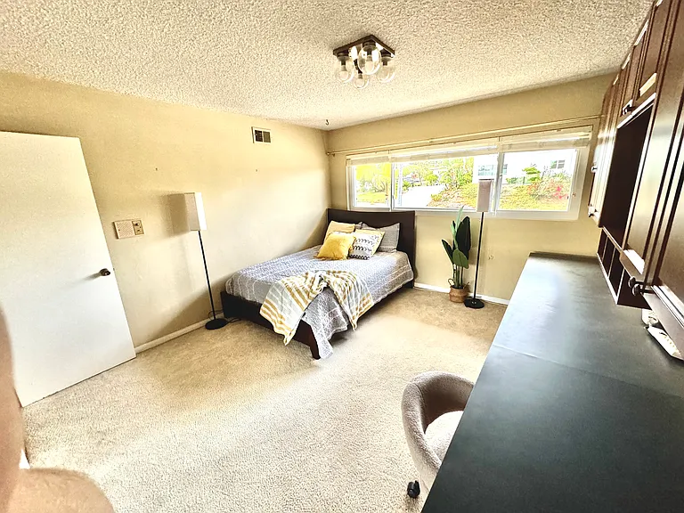 5582 Thunderbird Ln — Photo 9