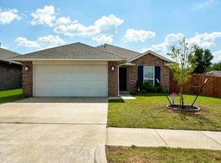 11652 SW 12th St, Yukon, OK 73099