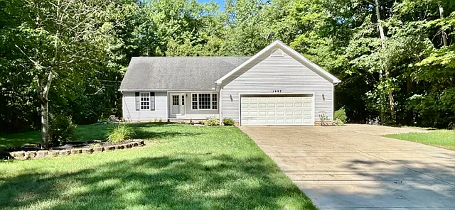 1997 Flame Lake Dr — Photo 2