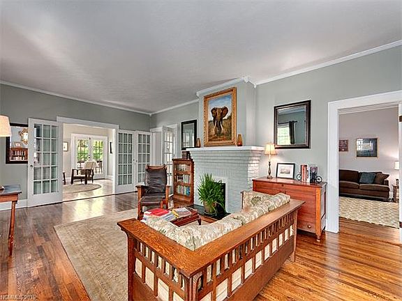 4th image of 1033 Highland Ave