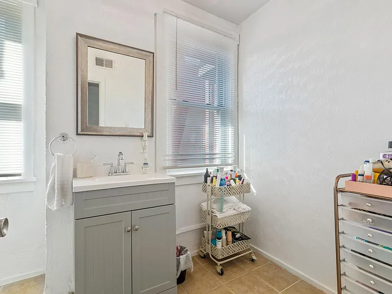 91 S 15th St — Photo 13