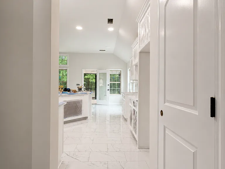 705 Evanwood Dr — Photo 4