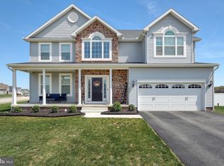 1400 Maple Ln, Hanover, PA 17331