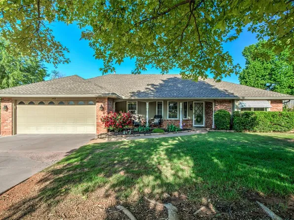 1418 Pine Oak Pl, Edmond, OK 73034
