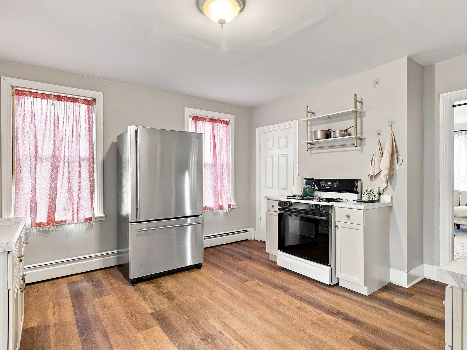 2 bed, 1250 sqft, $3,000 — Photo 2