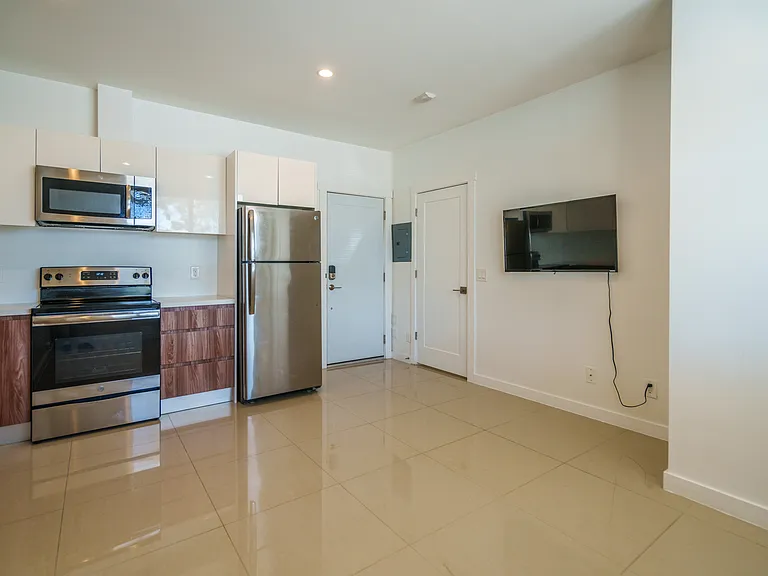 924 Marseille Dr #6 — Photo 5