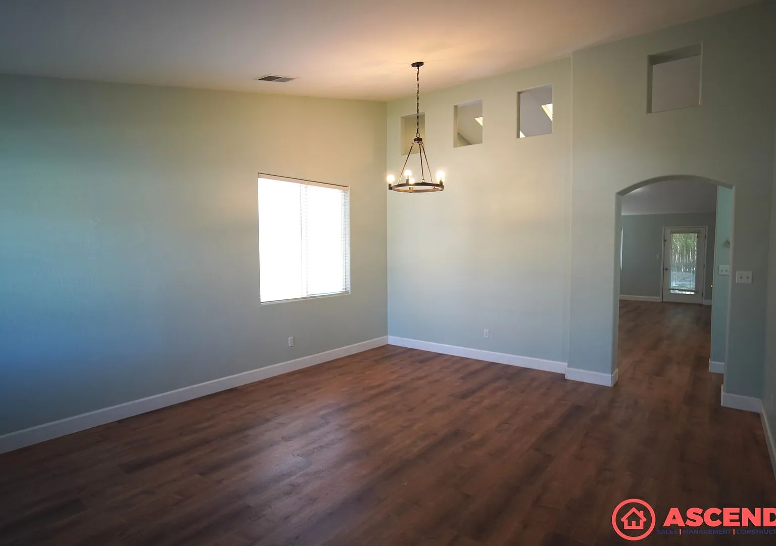 Charming Home in NW Bakersfield! — Photo 3