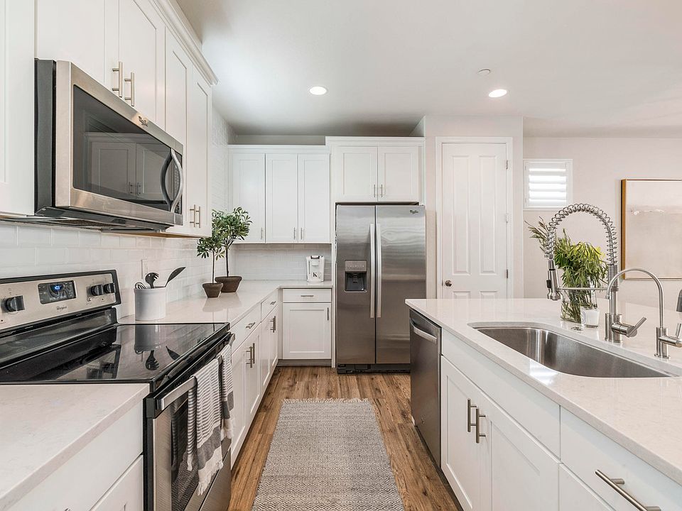 1st image of 4704 E Tierra Buena Ln