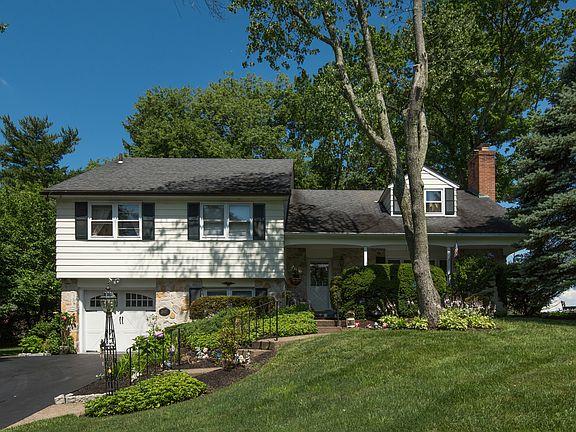 2nd image of 2607 Dogwood Ln
