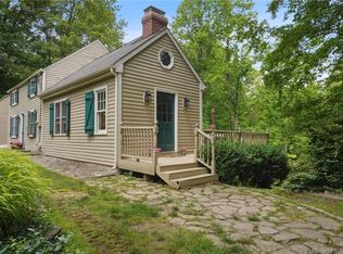 27 Chestnut Hill Rd, Sandy Hook, CT 06482