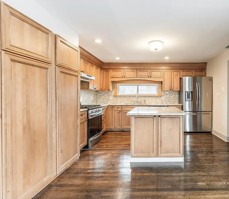 4 bed, 2.5 bath, 3000 sqft, $3,695 — Photo 3