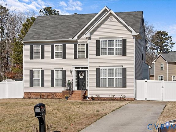 2nd image of 1413 Woodside Ct