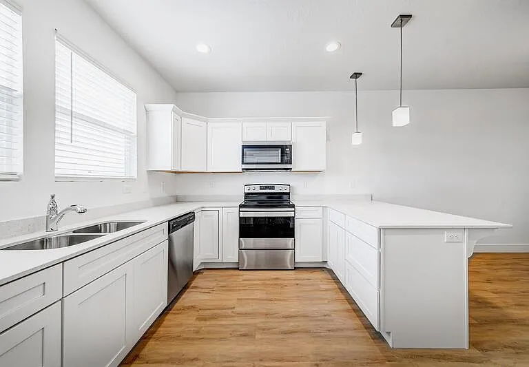 3904 W Hardman Way #NEXT TO LAUNDRY — Photo 8