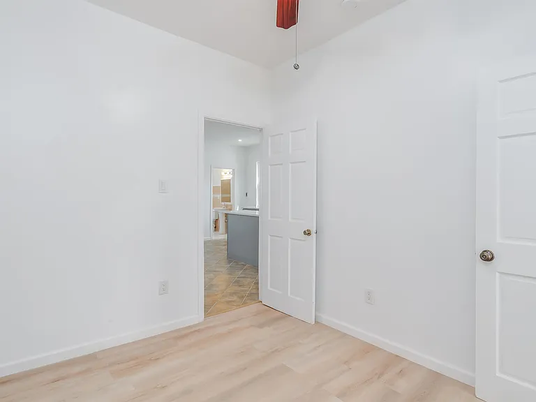 147 Avenue E #3 — Photo 14