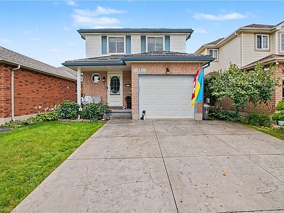 4th image of 17 Bush Clover Cres