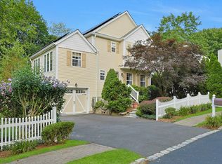 144 Hungerford Rd N, Briarcliff Manor, NY 10510