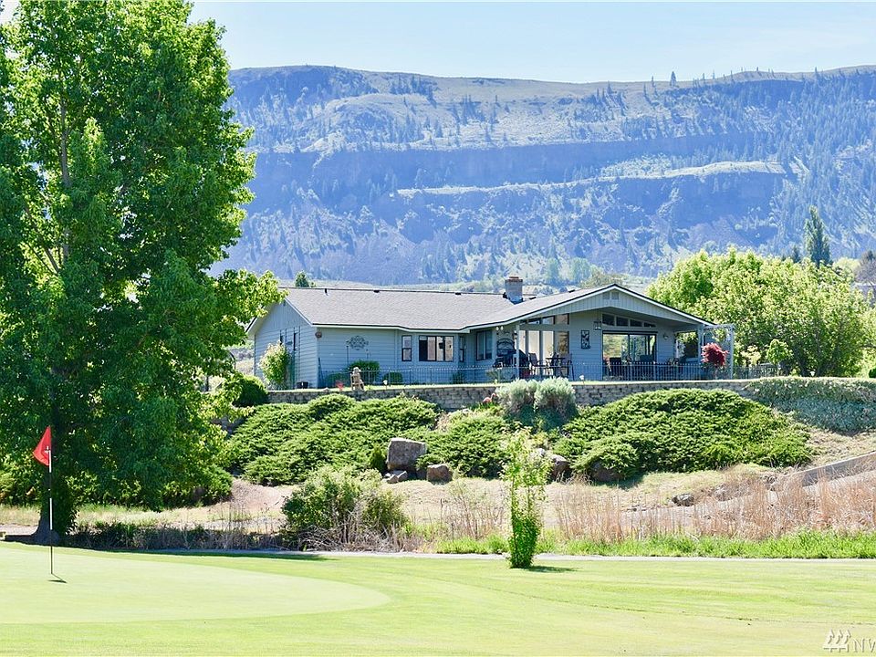 Golf Course Views!