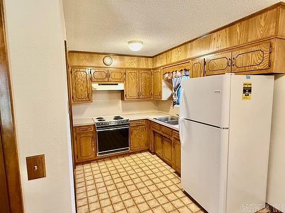 5th image of 913 S 26th St